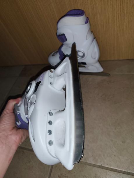 Dievčenské korčule na ľad, 26