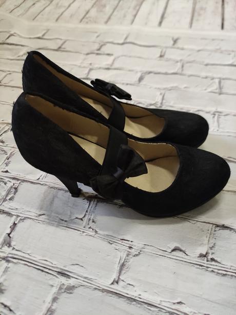 Čierne lodičky s krajkou, 39