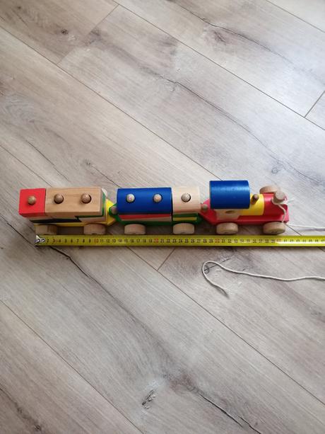 Vláčik na ťahanie, nastrkovačka, farby, tvary, 