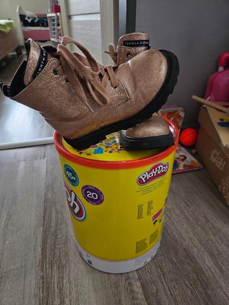 Prechodne topanky, tommy hilfiger,27