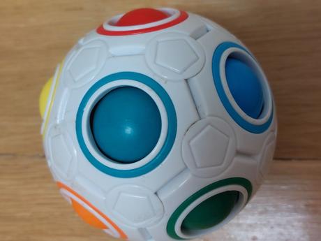 Hlavolam rainbow ball, 