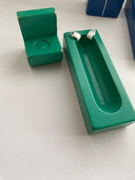 Retro dreveny nabytok, 