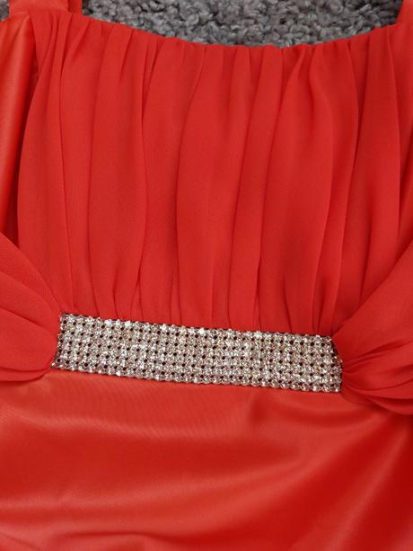 Spoločenské šaty, 42