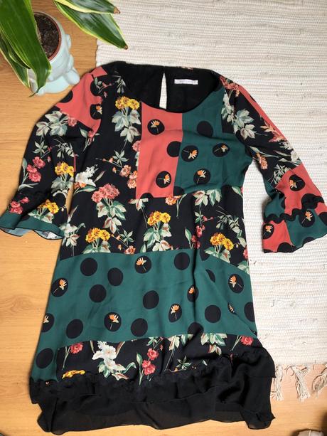 Farebné elegantné šaty, l