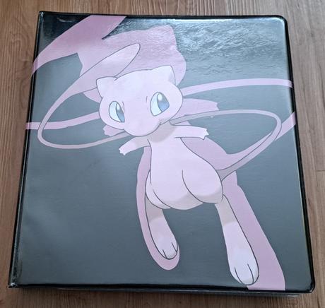 Pokémon album mew + listy na karty (30ks), 