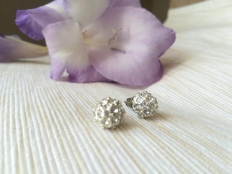 Mix rôznych náušníc,