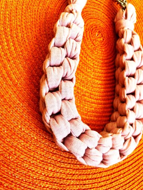 Zaujímavý náhrdelník, 