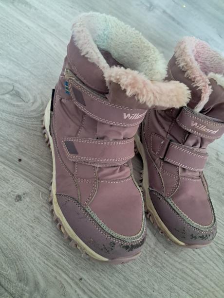 Darujem zimné topanky na donosenie, 33