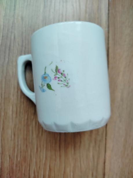 Retro vintage porcelánový hrnček, 