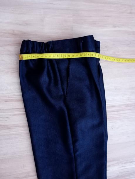 Nohavice s vestou, 116