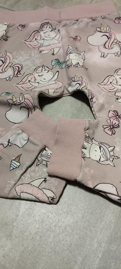 Tepláky jednorožec, 110