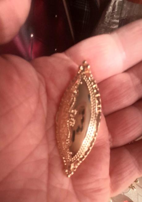 Pozlatene chirurgicke, 