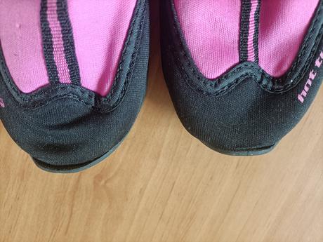 Topánky do vody, 28