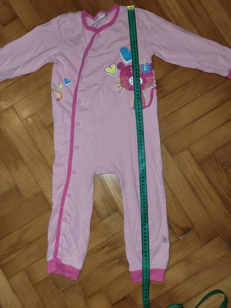 Pyžamko overalove liegelind, 92