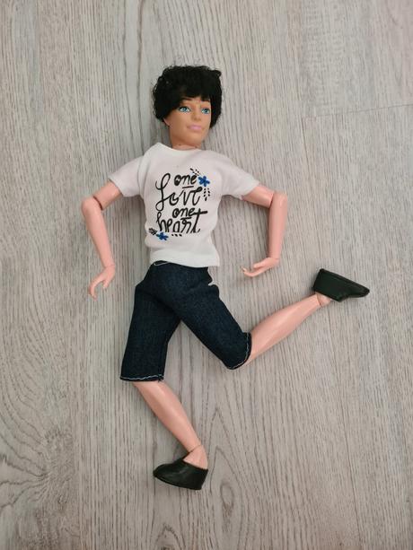 2x barbie ken,