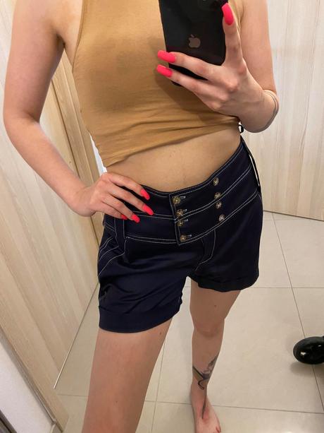 Štýlové dámske kraťasy, 38