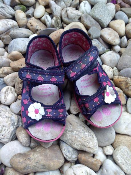 Sandalky, ren but,26