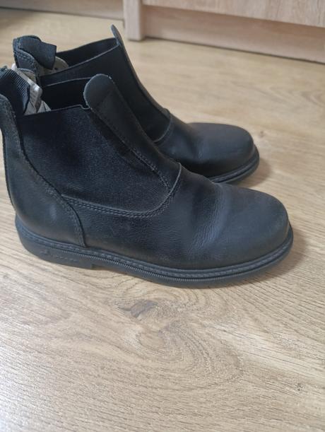 Predam jazdecke topanky a čepsy, 32