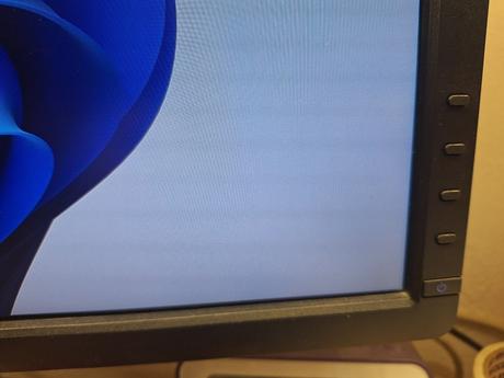 Predám lcd dell u2412m rozlisenie 1920x1200,