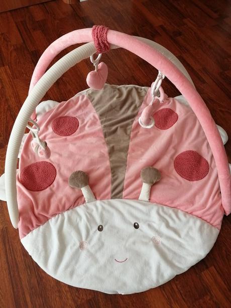 Detská hracia deka s hrazdou lienka,