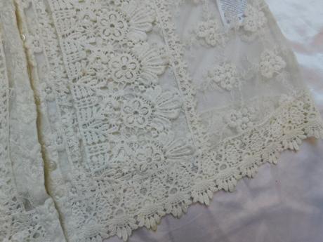 Velmi pekna kvalitna čipkovana bluzka, 42