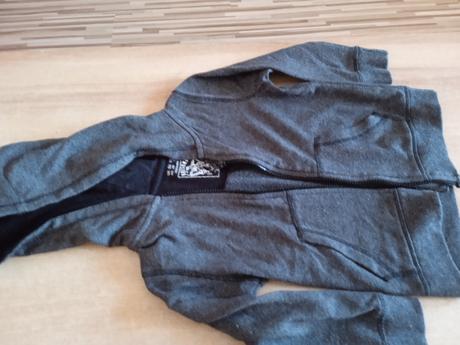 Predám chlapčensku mikinu, f&f,110