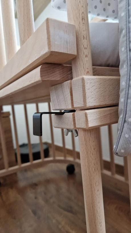 Detska drevena postieľka babybay s vybavením,