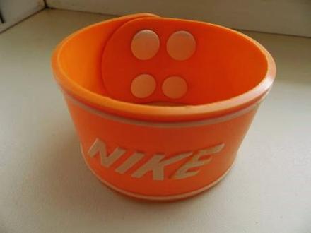 Plastový športový náramok, 