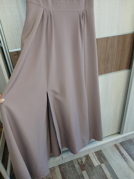 Elegantné, slávnostné šaty, 46