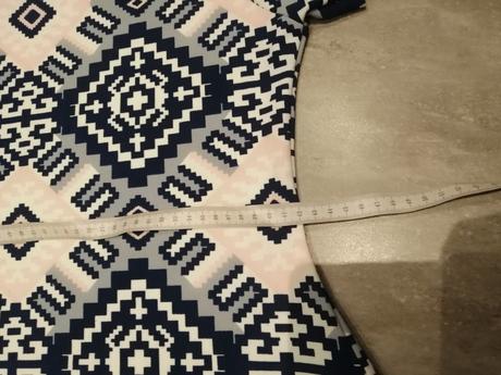 Vzorované zaujímavé šaty vl-m, l