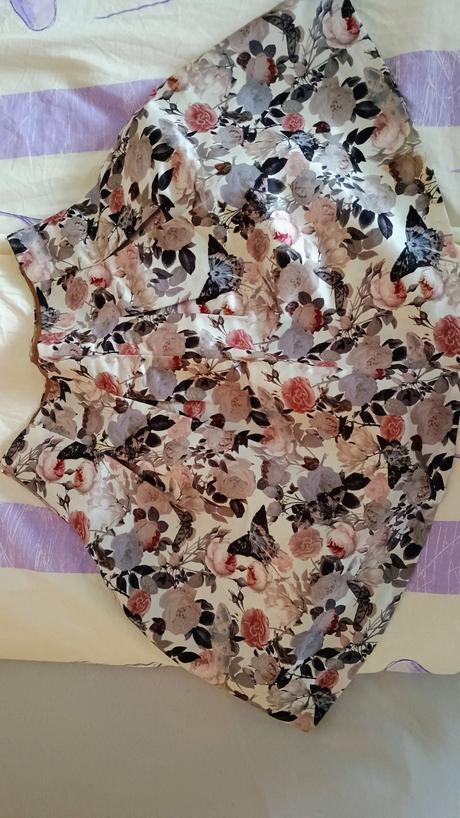 Saténová sukňa, s