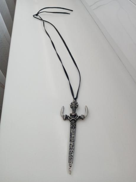 Pohanský prívesok meč, 