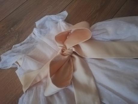 Slávnostné šaty, 92