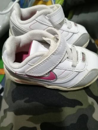 Predám krásne tenisky, nike,21