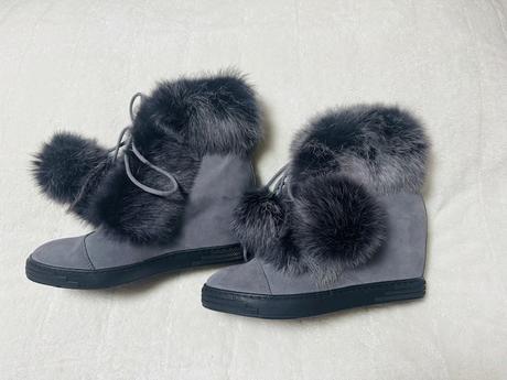 Kotníkové sivé čižmičky s kožušinkou na uviazanie, 40