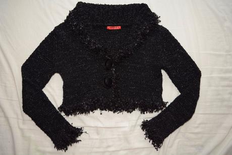 Krátky čierny svetrík, m