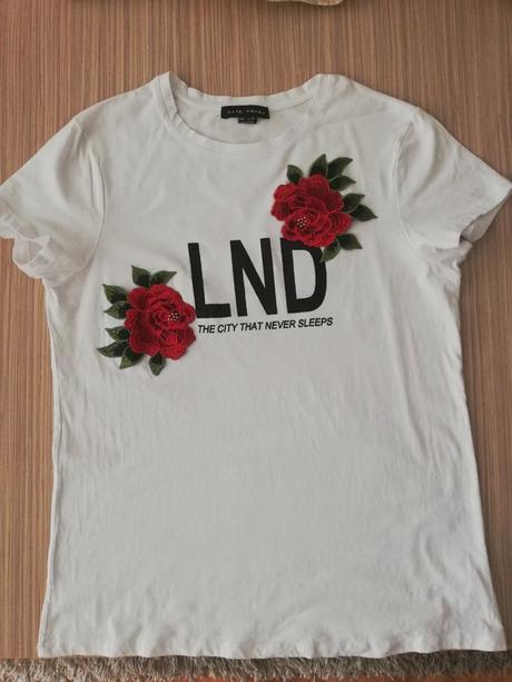 Biele tričko s kvetmi l/40, gate,l