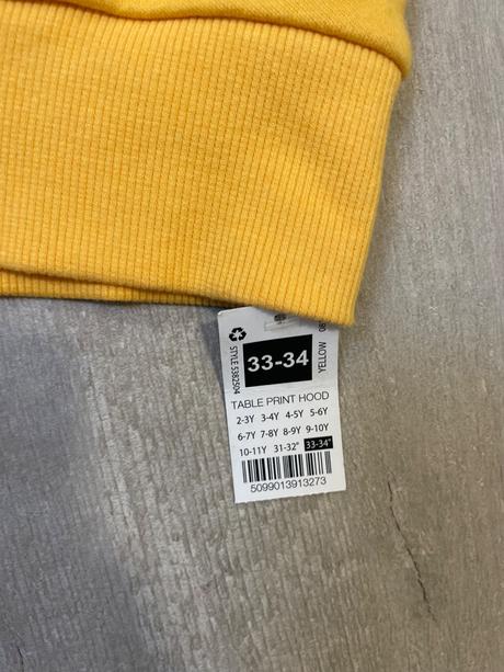 Mikina s futbalovou loptou, 164 / 170