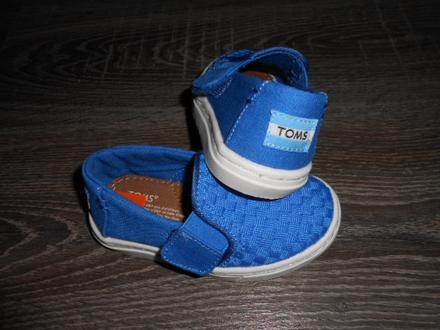 Toms čisto nové topánočky č. 21, 21