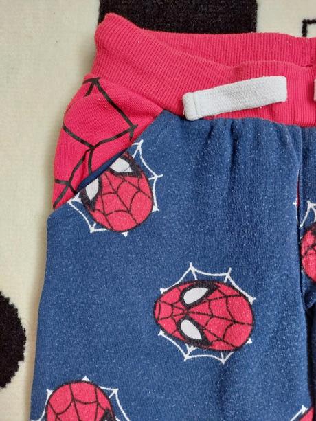 Teplaky spiderman, 110