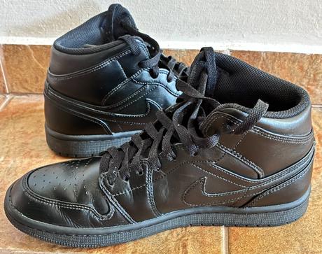 Nike air jordan 1 mid triple black veľ. 42, air jordan,42