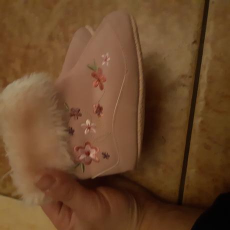 Cizmickove capacky, 18