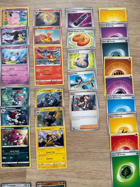 Pokémon balík 50 ks kariet + jumbo + pokébal,