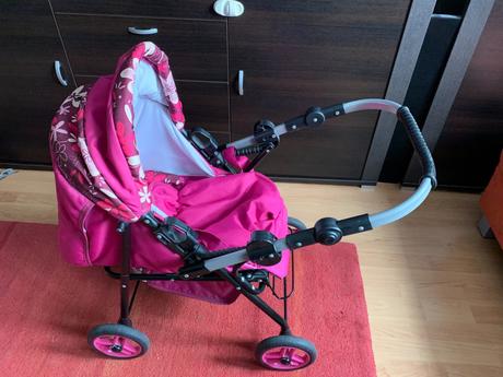 Kočík pre bábiky + darček,