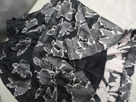 Dámska žakárová midi sukňa vel. xs, h&m,34