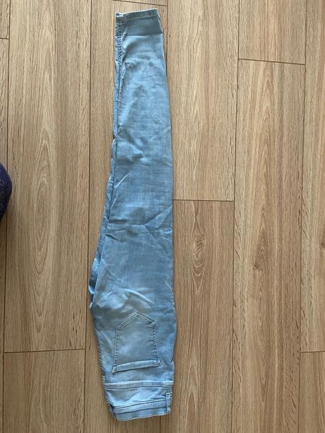 Bledomodré rifle, new yorker,26