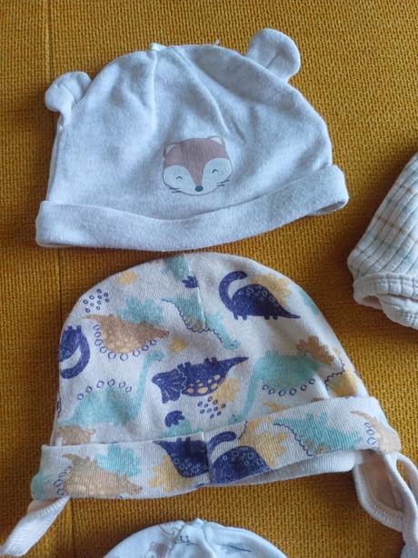 Čiapky pre novorodenca + 2ks rukavičiek, <50