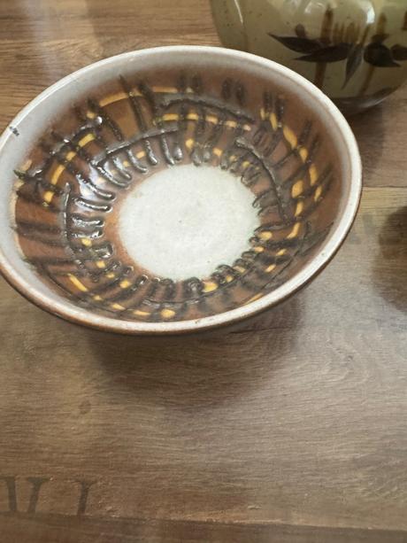 Retro miska, hrnček, nádoba,