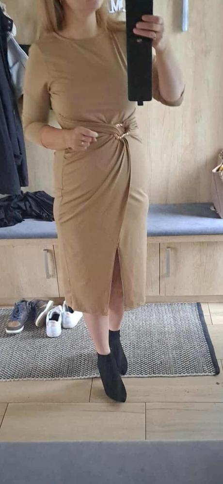 Béžové saty nové s visackou,