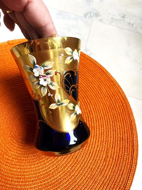 Kobaltová váza so zlátením a smaltovaním, 